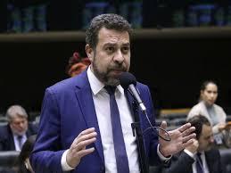 Regulamentação de motoristas e entregadores por aplicativo avança no Brasil: entenda o fim da corrida mínima